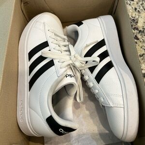 Adidas Grand Court Women’s size 7.5 tennis shoes.